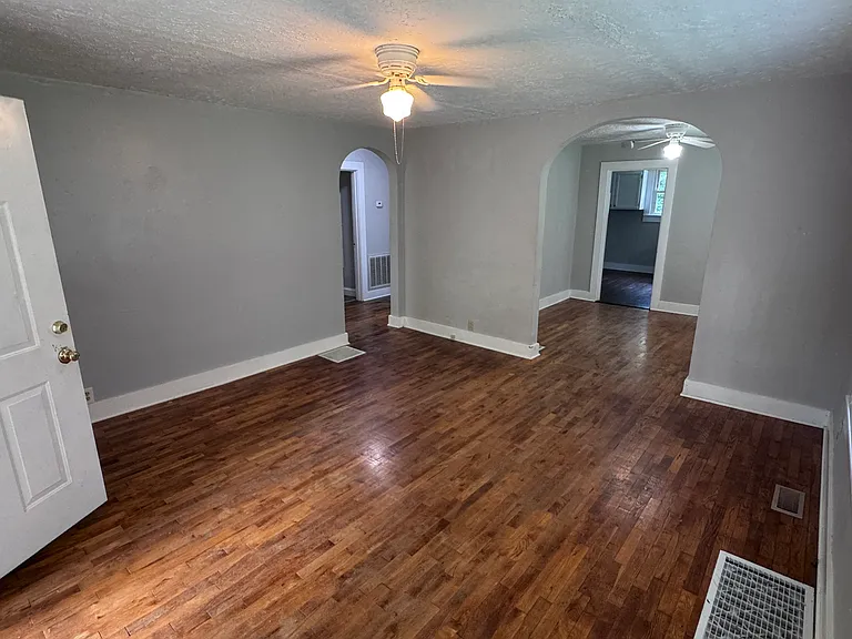 904 Dunlap St — Photo 7