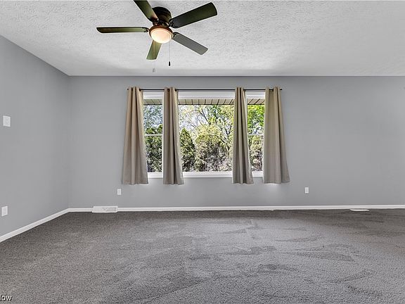 4th image of 1405 Cecil Dr