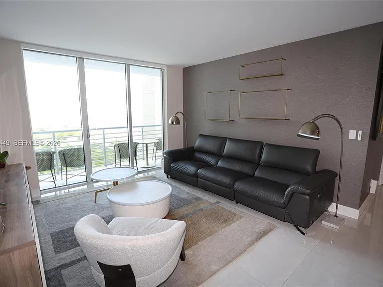 325 Biscayne Blvd #1822 — Photo 10
