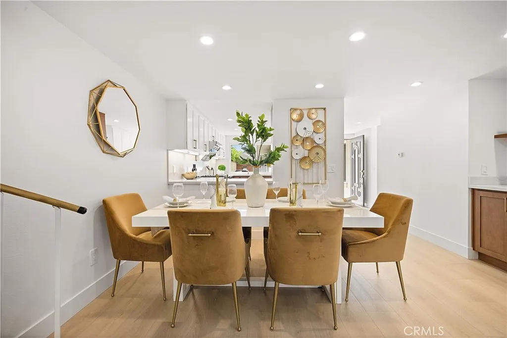 2 bed, 1315 sqft, $4,500 — Photo 3
