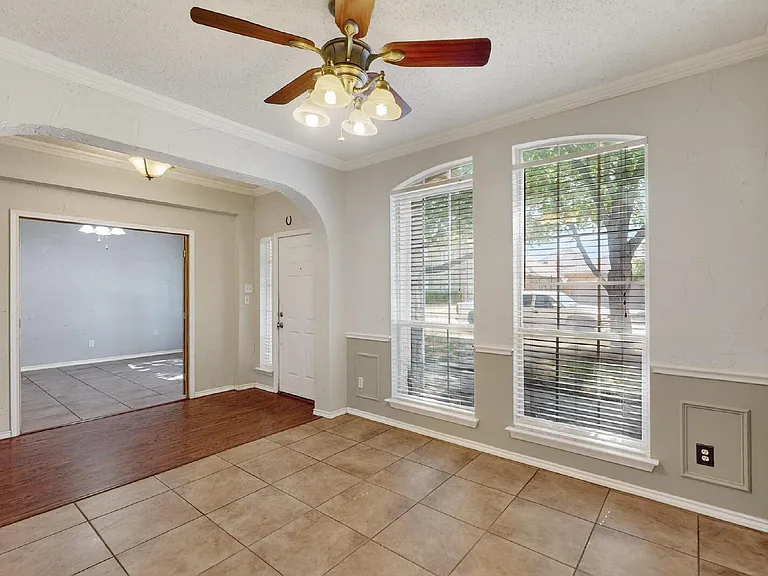165 Hirth Dr — Photo 11