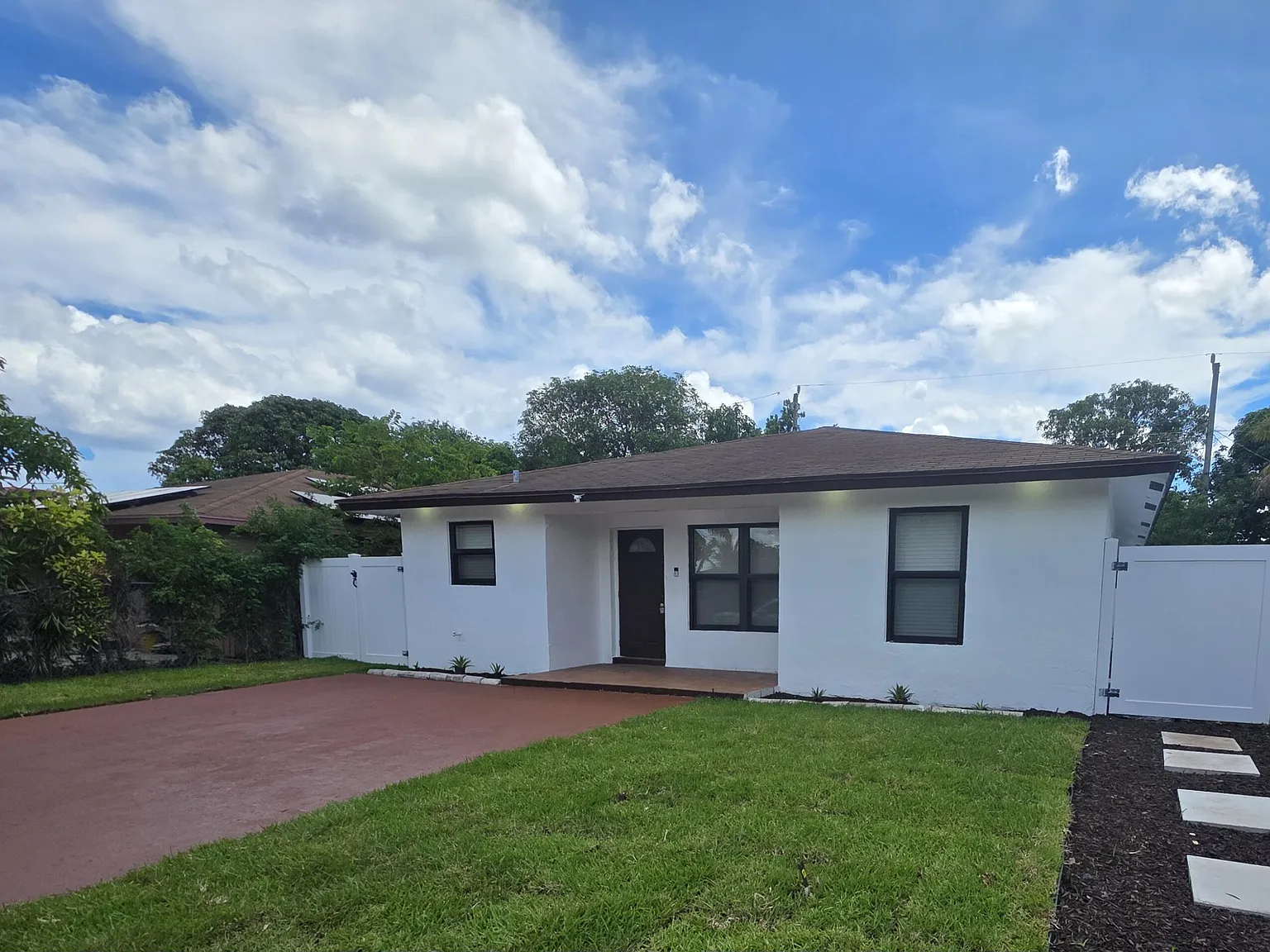 1 bed, 1.0 bath, 1000 sqft, $1,000 — Photo 1