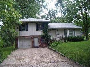 10500 E 81st Ter, Raytown, MO 64138