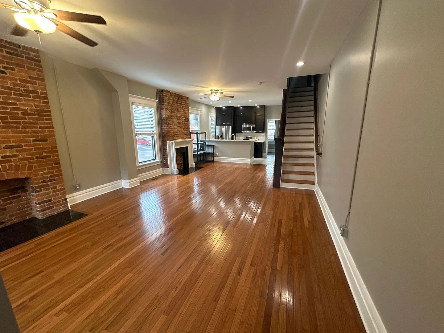 Hunter Ave 1555-1557 MLR — Photo 3