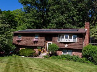 30 Daria Dr, Poughkeepsie, NY 12603