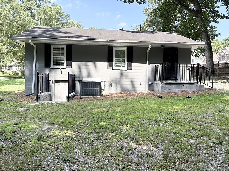 5715 Harding Dr — Photo 11