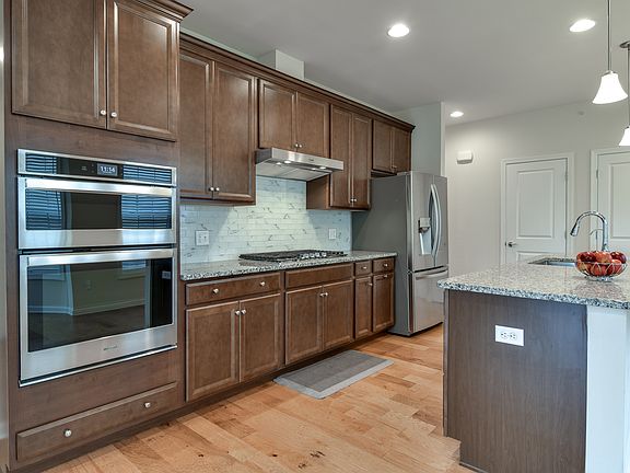 5th image of 35 Magnolia Dr #35