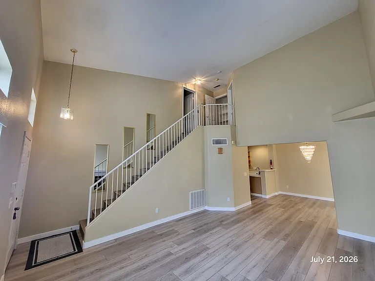 197 Winnsboro St — Photo 2