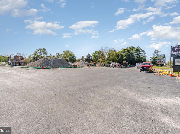 6431 York Rd, New Oxford, PA 17350
