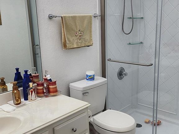 4th image of 13906 Normandy Ct