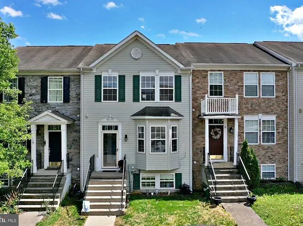 21 Holmes Dr, Charles Town, WV 25414