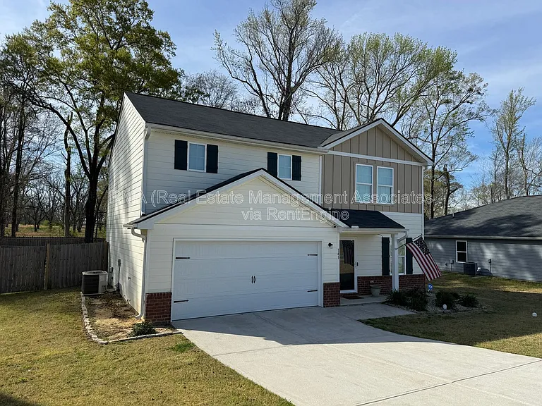 141 Catalpa Rd — Photo 2