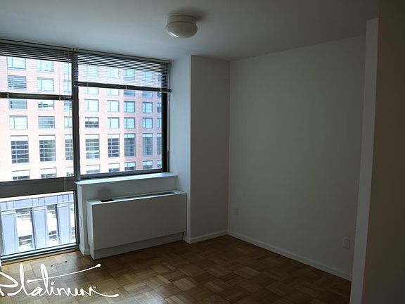 4th image of 505 W 37th St APT 1710