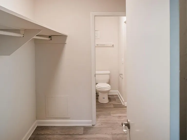 Chase Cove Apartments — Photo 123