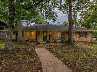 602 Ambassador St, Denison, TX 75020