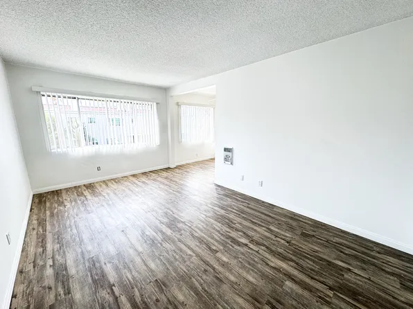 1201 Ocean Ave #D, Seal Beach, CA 90740