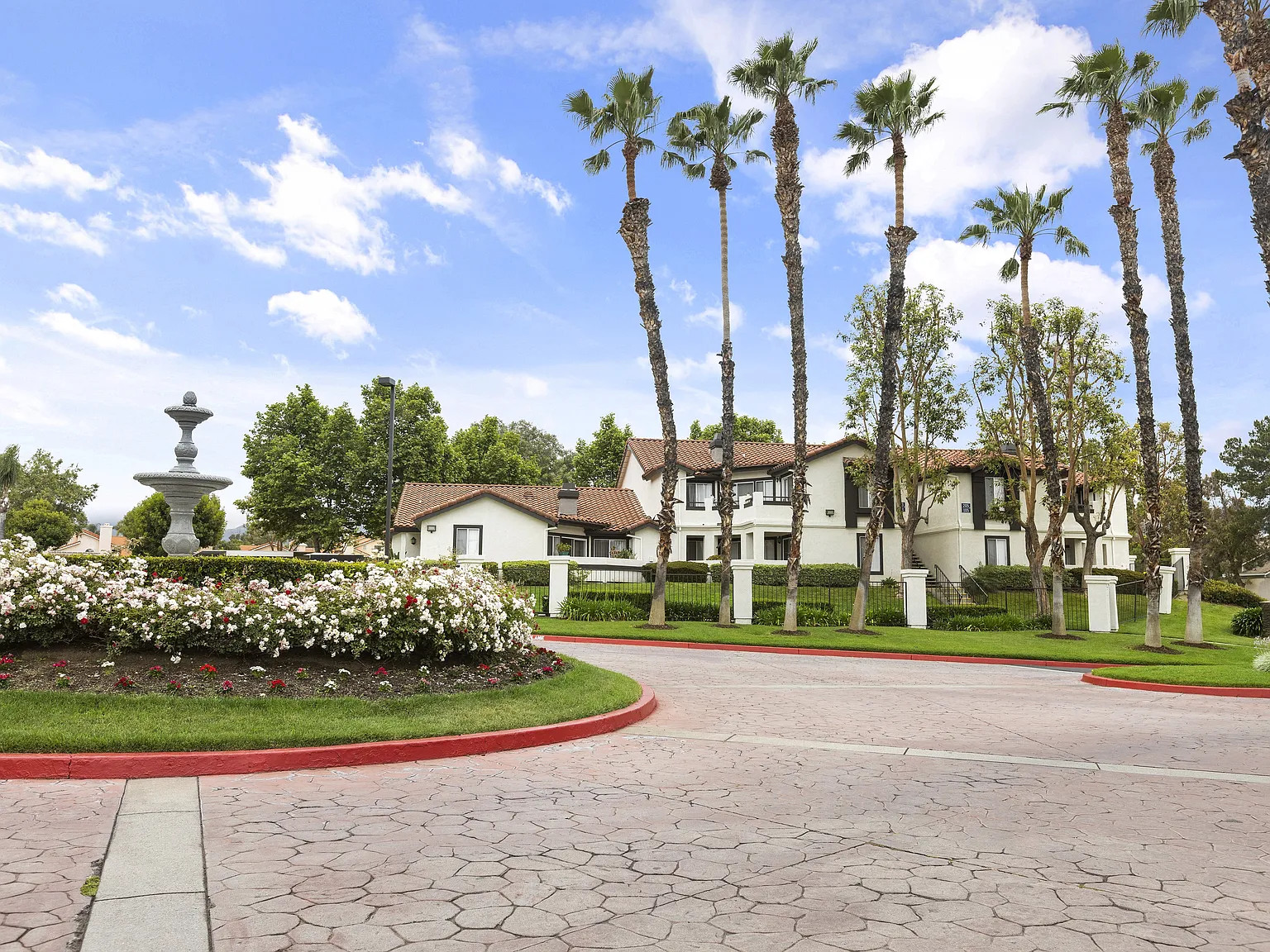 BROOKWOOD VILLAS — Photo 1