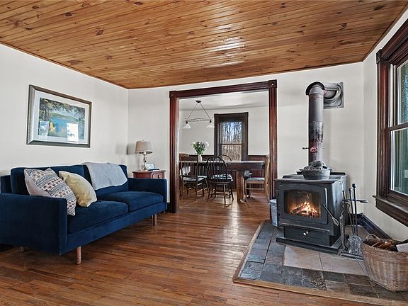 4th image of 4115 Newtown Rd