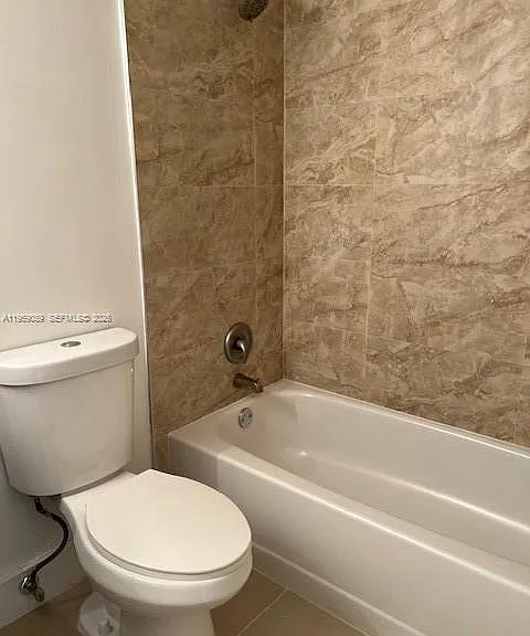 2226 N Cypress Bend Dr #210 — Photo 19