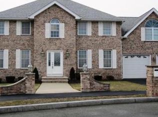 14 Lisa Ln, Saugus, MA 01906