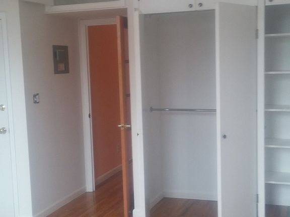 4th image of 550 Graham Ave #1
