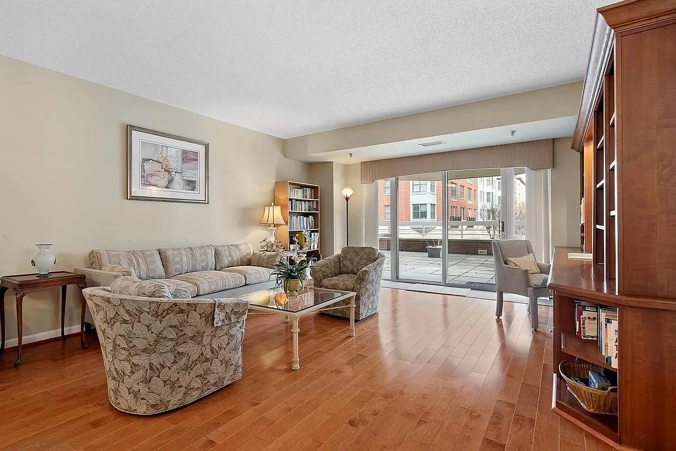 2 bed, 1128 sqft, $2,650 — Photo 3