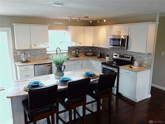 3rd image of 236 Ann Dr