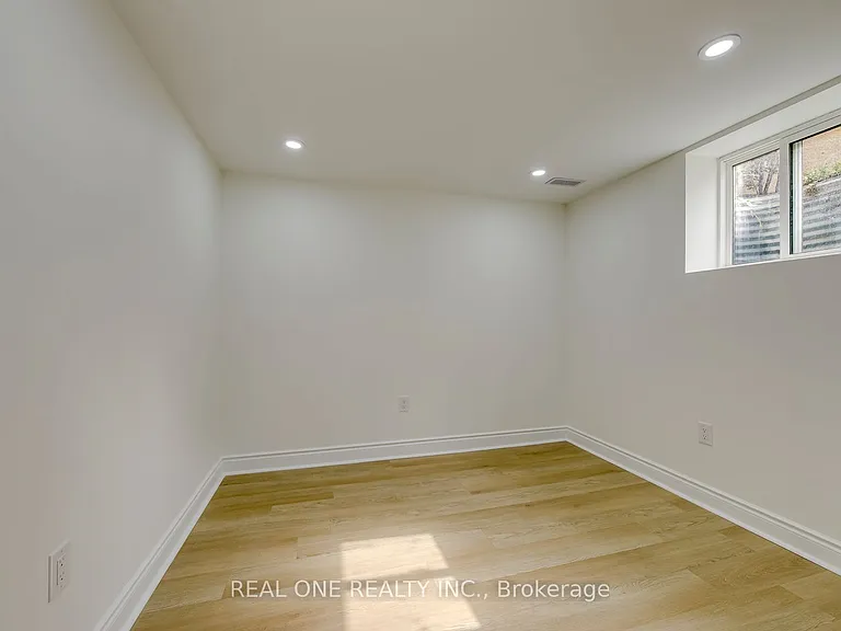 655 Paragon Pl E #BASEMENT — Photo 11