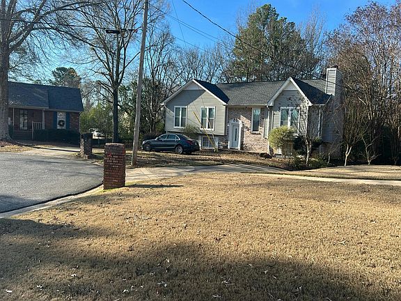 2nd image of 835 Pagewood Dr