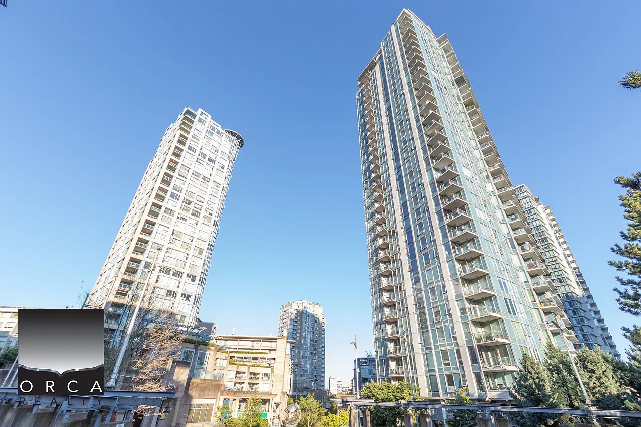 183 Keefer Pl #3202 photo 1