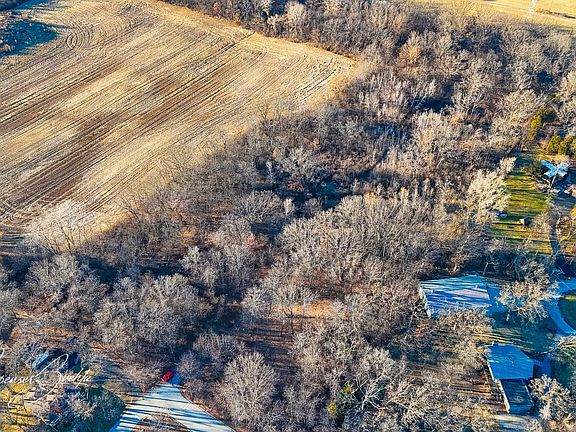 3rd image of 406 Ridge Ave