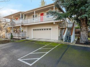 802 Park St, Ashland, OR