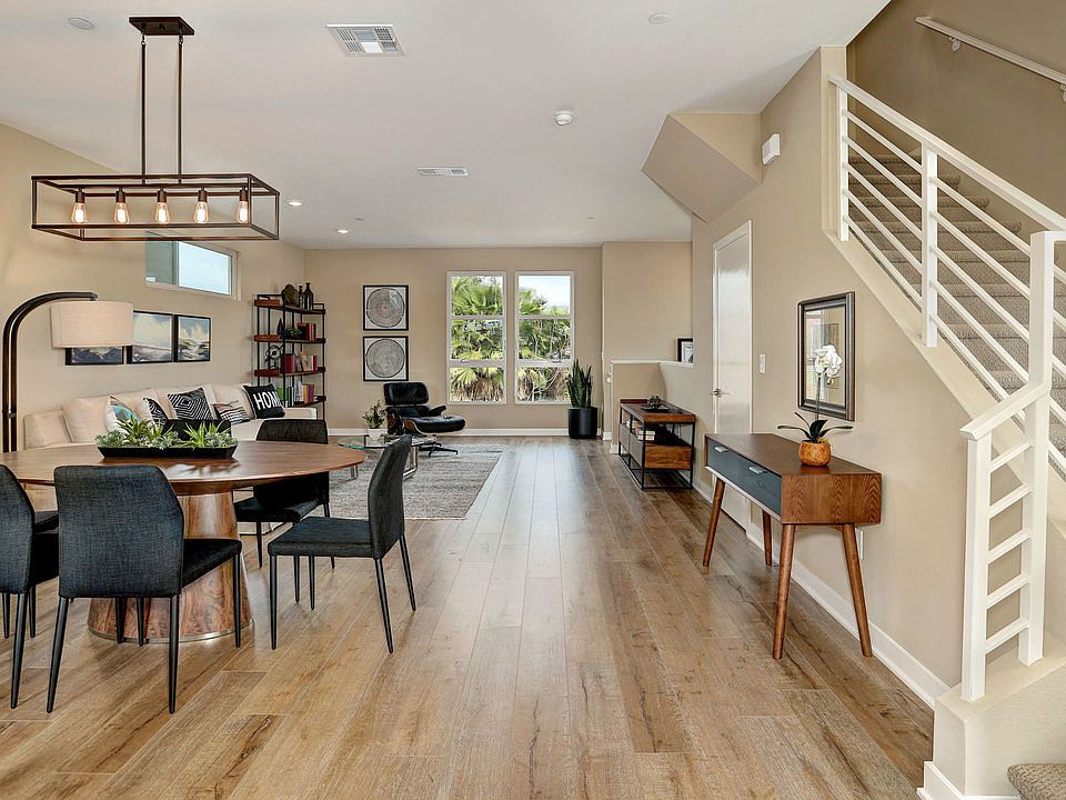 1st image of 2700 Chaucer St Unit 3