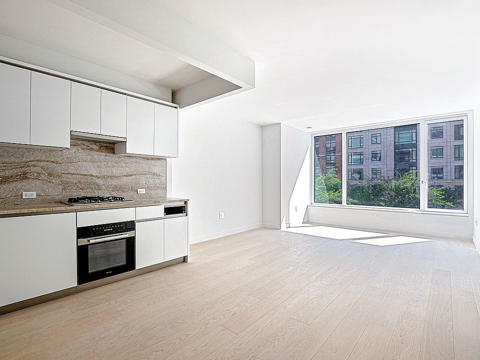 1st image of 450 Washington St APT 401