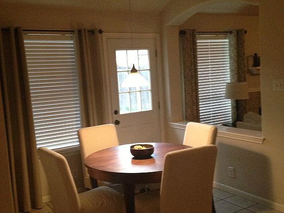 Bright breakfast room