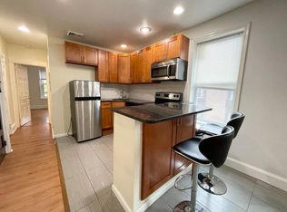 211 S 45th St #3F, Philadelphia, PA