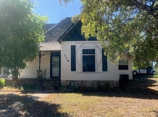 716 N Mesquite St, Hico, TX 76457