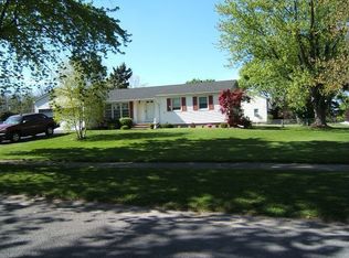 2 Citrus Dr, Gates, NY 14606