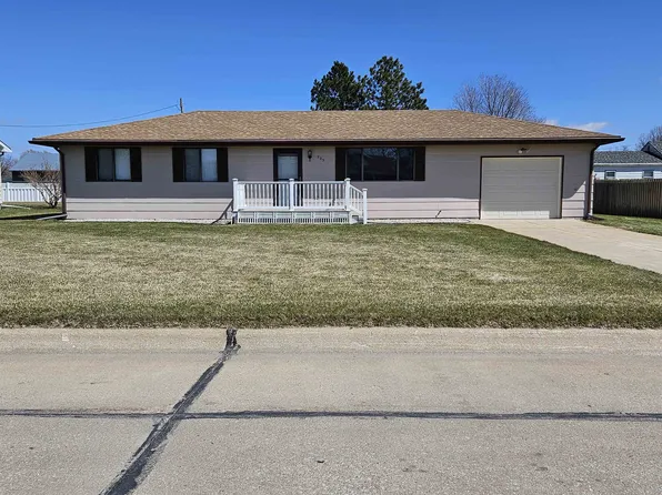 203 N 4th St, Plainview, NE 68769