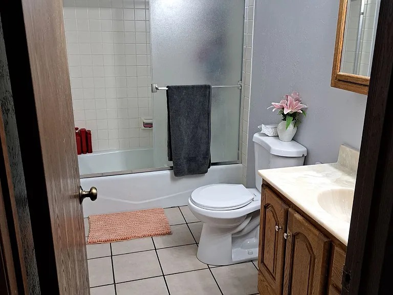 1024 N 1025 E — Photo 18