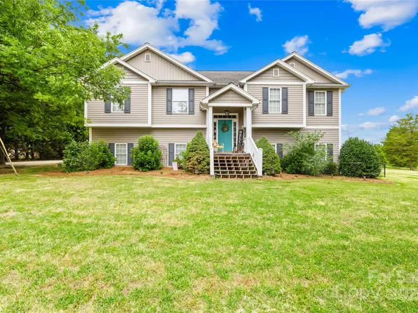 151 Old Home Pl, Kings Mountain, NC 28086