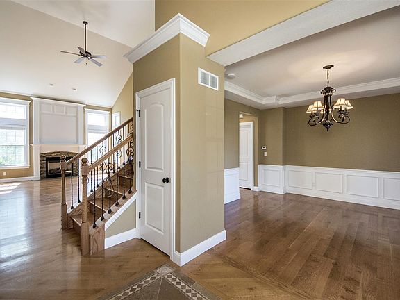 4th image of 6808 N Basket Oak Dr