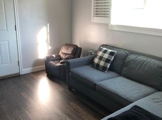 5542 Holmes Ave #B, Los Angeles, CA 90058