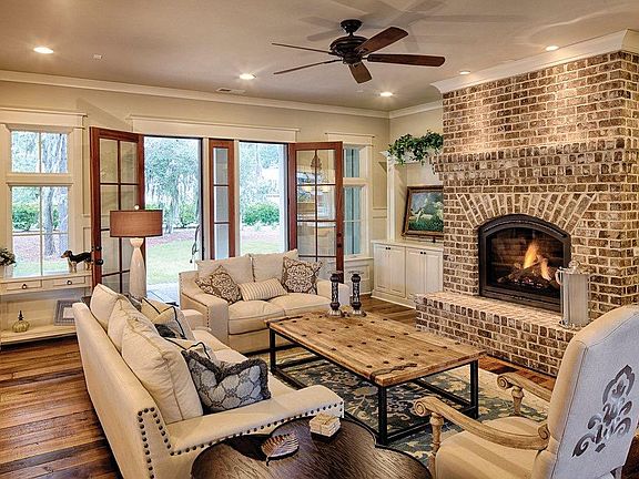 3rd image of 9043 Charter Oak Ln