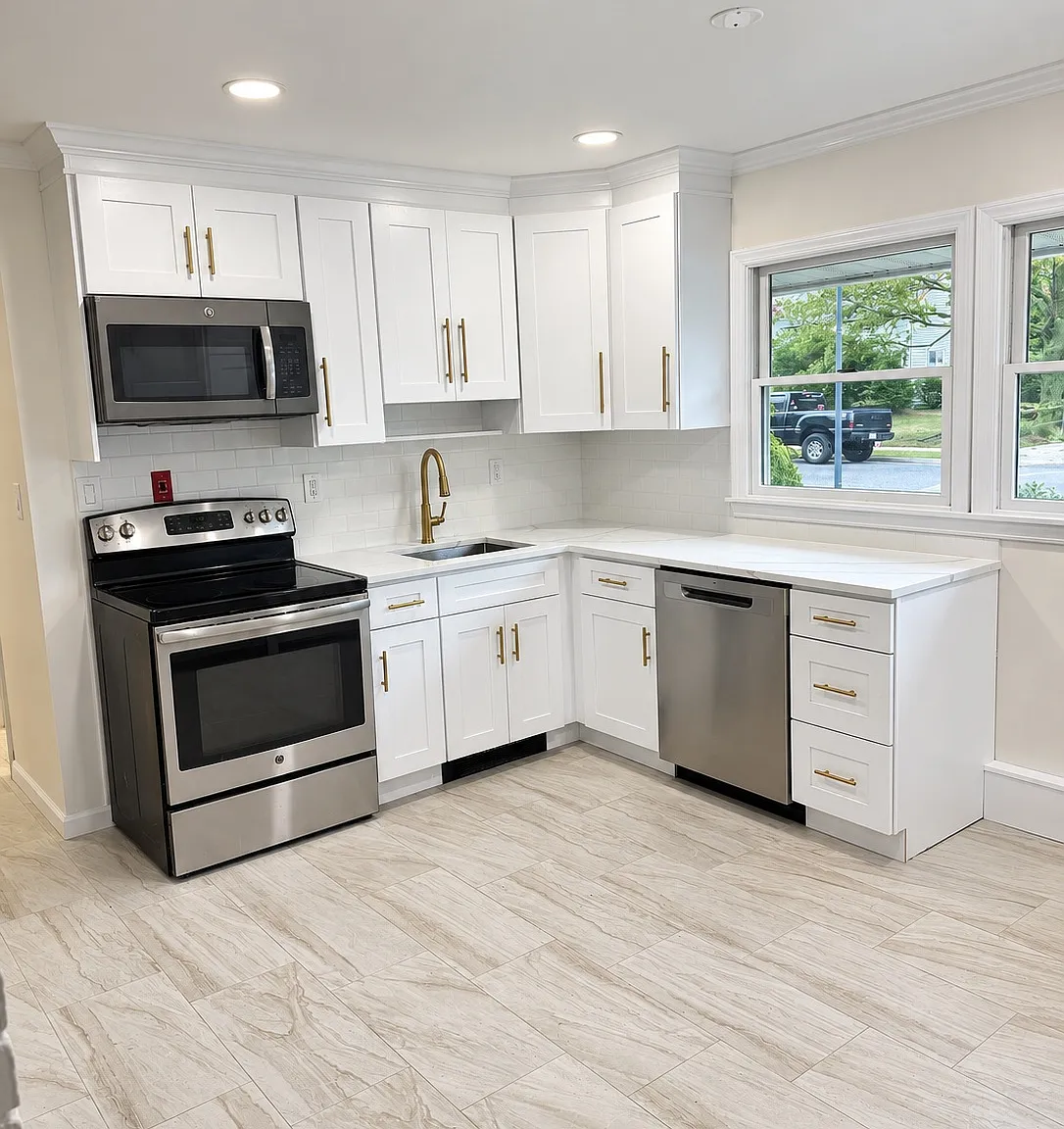 Willowood Dr, Wantagh — Photo 1