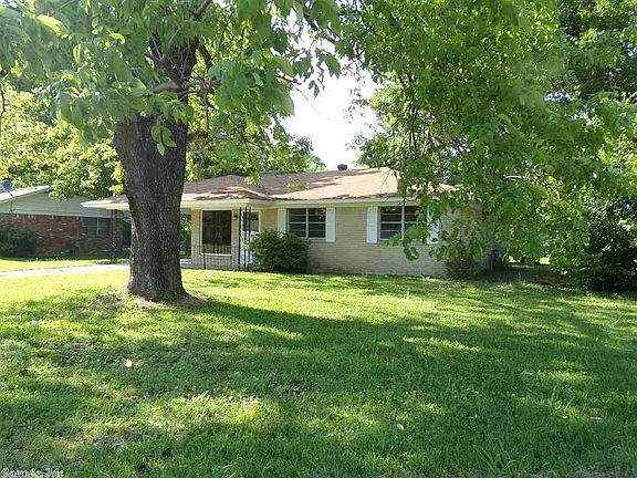 2nd image of 2405 Eloise Cir