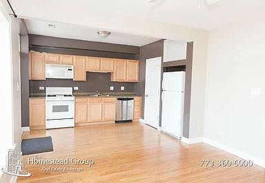 2nd image of 5208 N Sawyer Ave