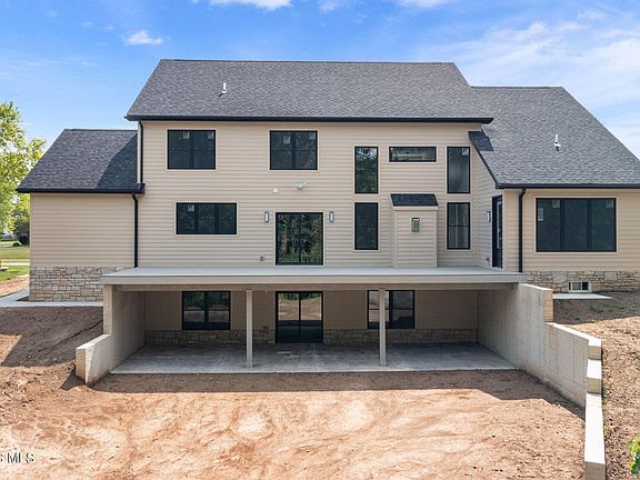 5th image of 1266 Brookwoode Rd