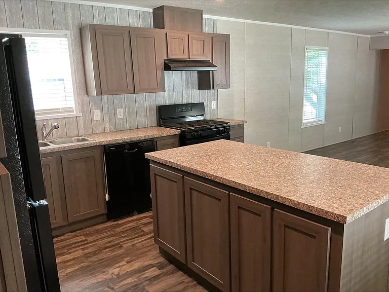 24150 Veterans Rd #73 — Photo 3