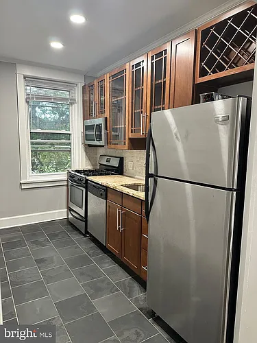 501-32 W Hortter St Photo 1
